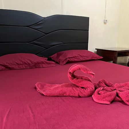 El Homestay Bunaken Eksteriør billede