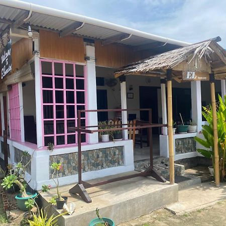 El Homestay Bunaken Eksteriør billede
