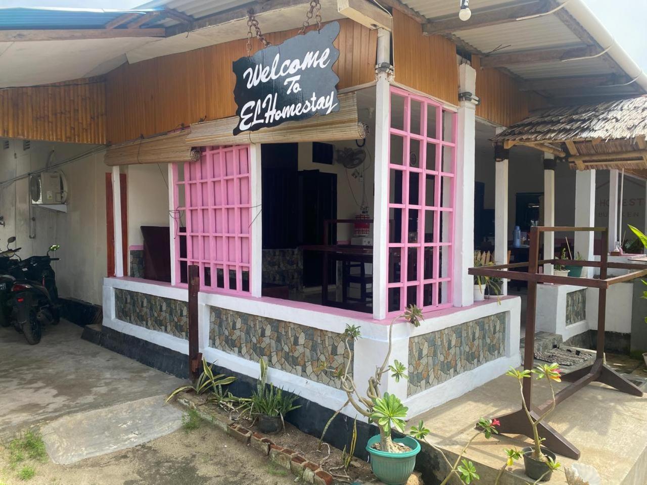 El Homestay Bunaken Eksteriør billede