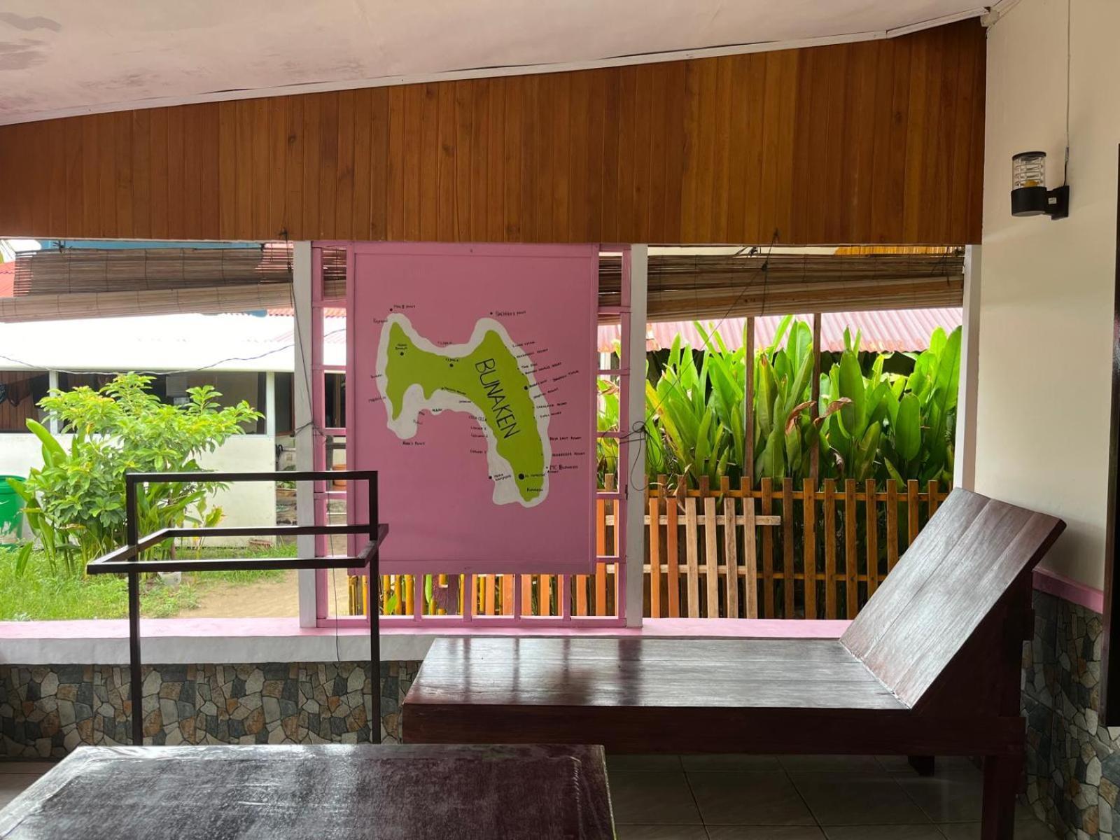 El Homestay Bunaken Eksteriør billede