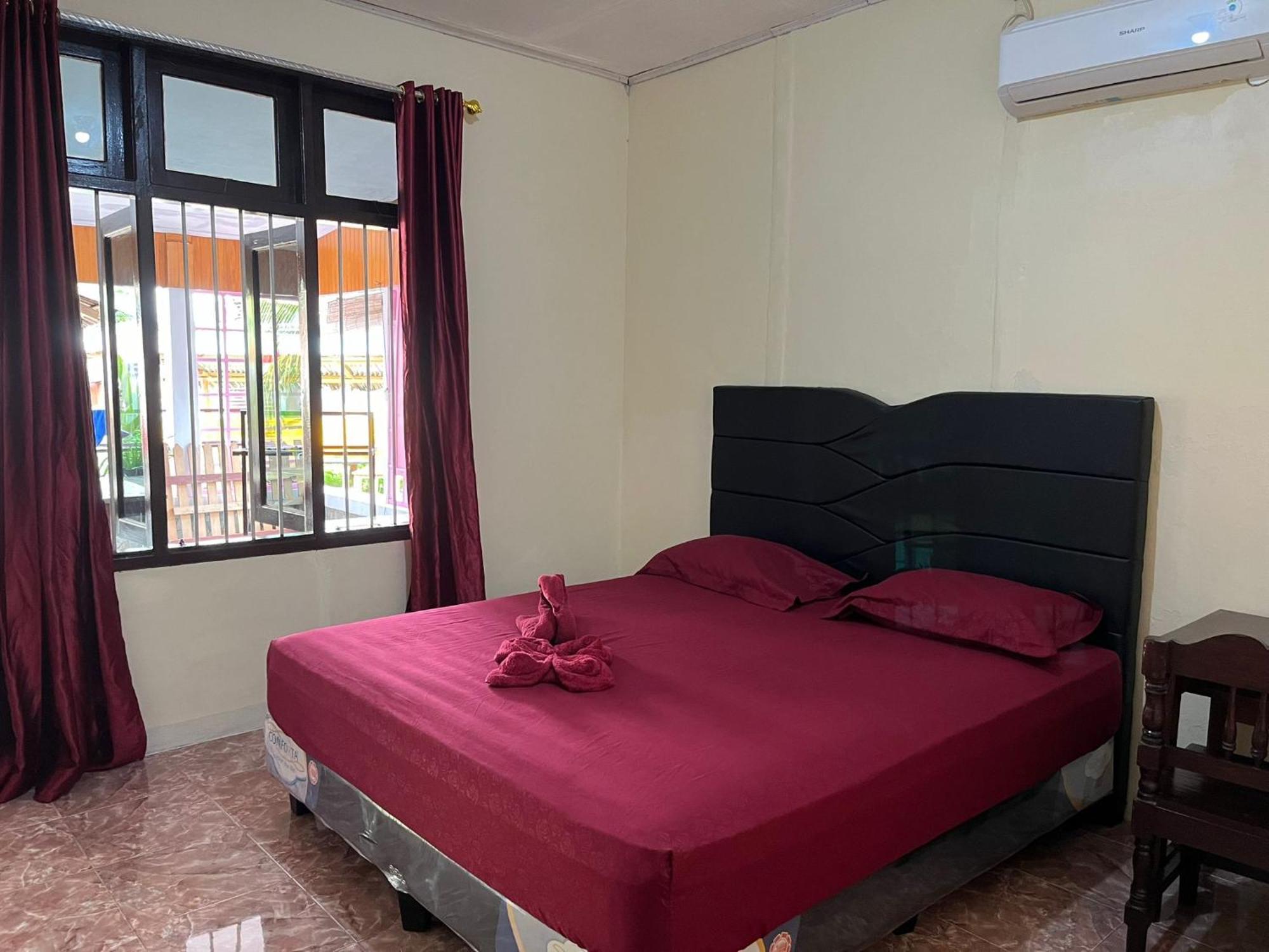 El Homestay Bunaken Eksteriør billede